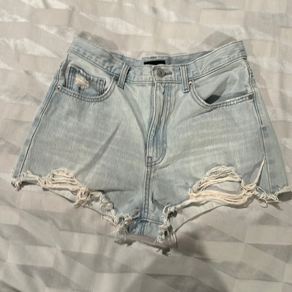 Uniqlo Light Blue Jean Shorts || size 4 ||